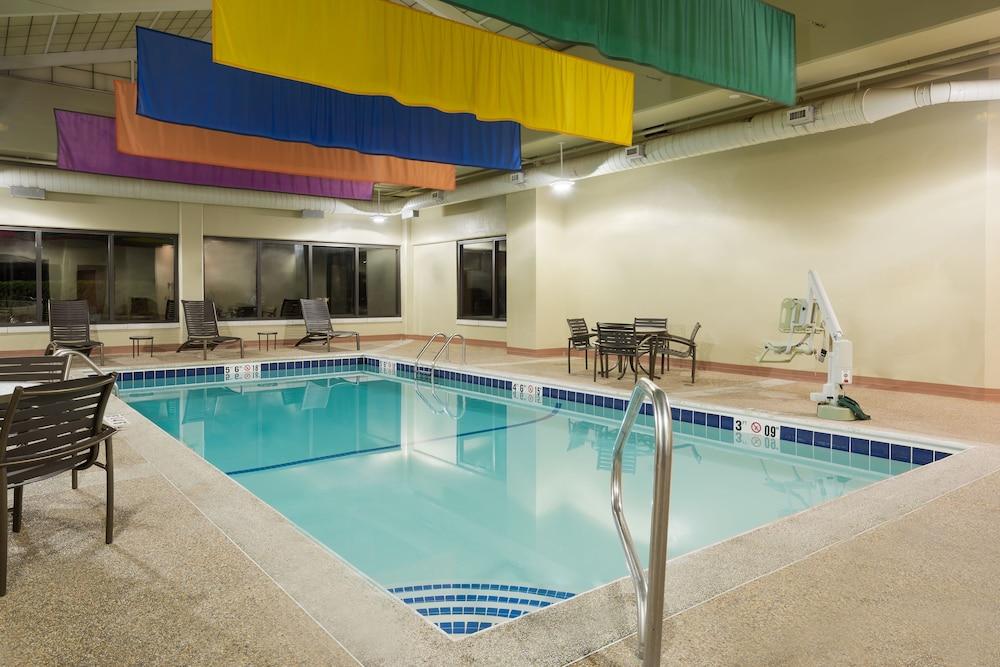 Hyatt Place Boston/Medford Exterior photo